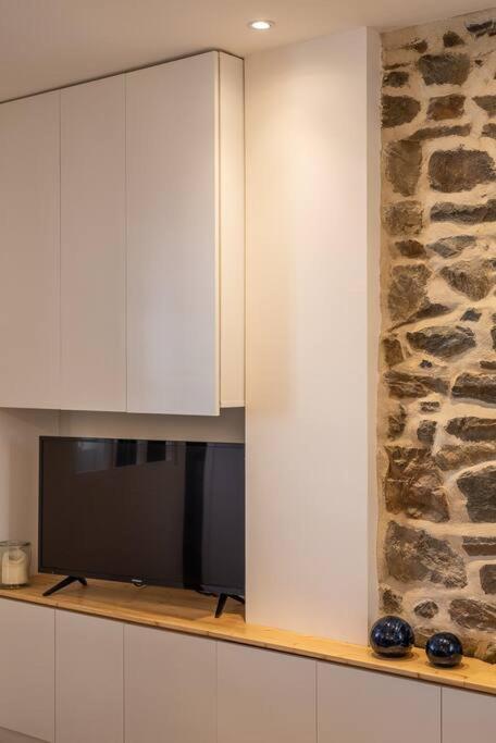Le Cocoon - Appartement Dans Maison Du Xviieme Siecle Фужер Экстерьер фото