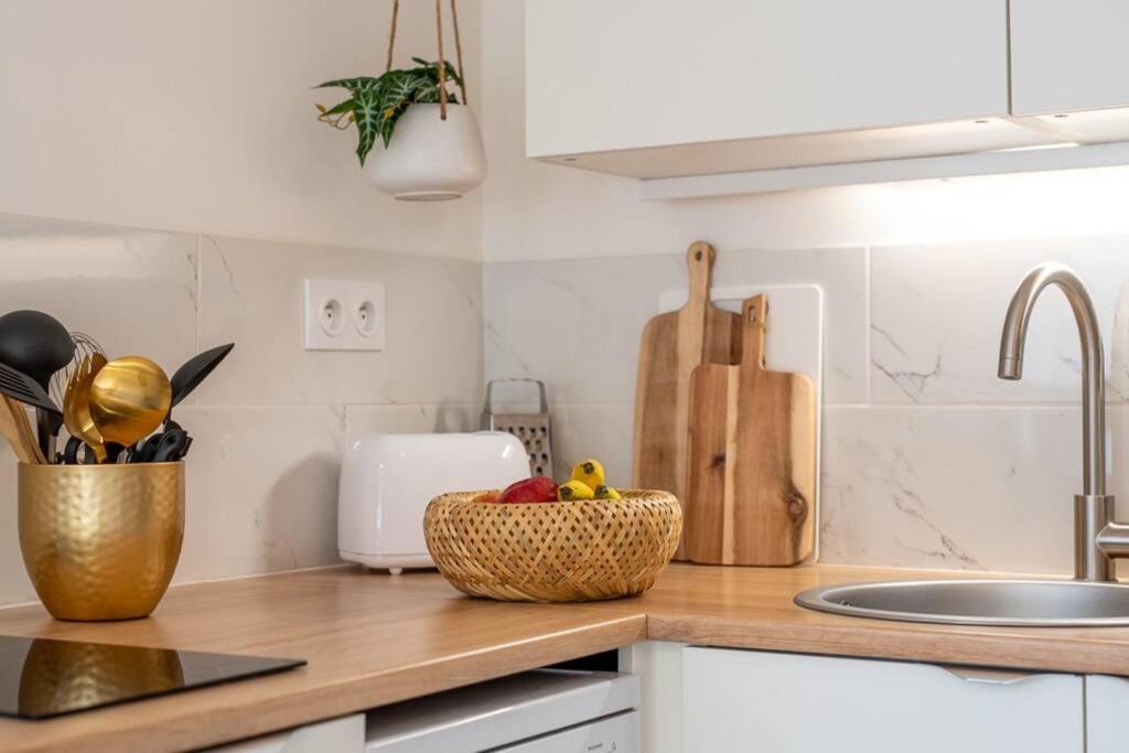 Le Cocoon - Appartement Dans Maison Du Xviieme Siecle Фужер Экстерьер фото