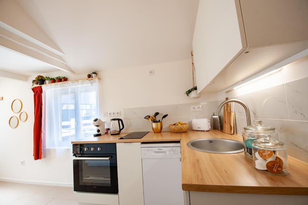 Le Cocoon - Appartement Dans Maison Du Xviieme Siecle Фужер Экстерьер фото